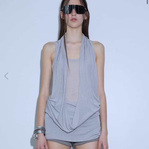 Theporta 더포르타 드레에프 후디 슬리브리스 원피스