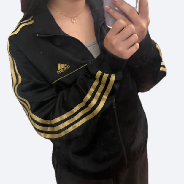 ⭐️아디다스 에센셜 검골 글리터 블랙 골드 트랙탑 져지⭐️