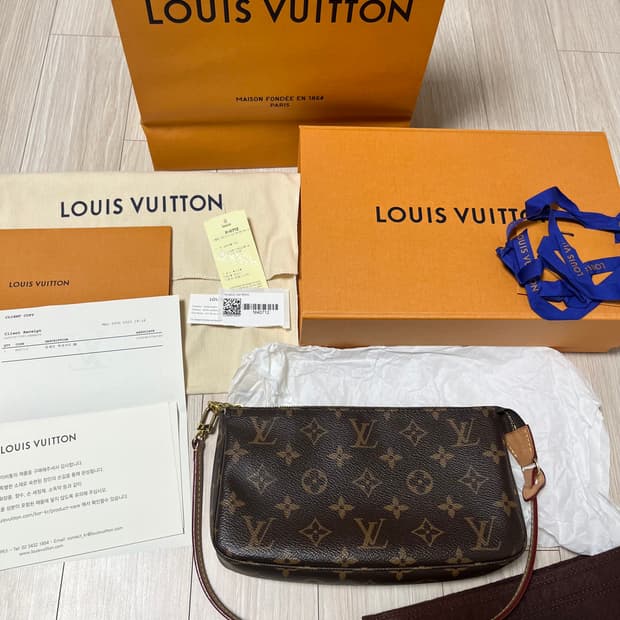 루이비통 포쉐트 악세수아 NM 모노그램 숄더백