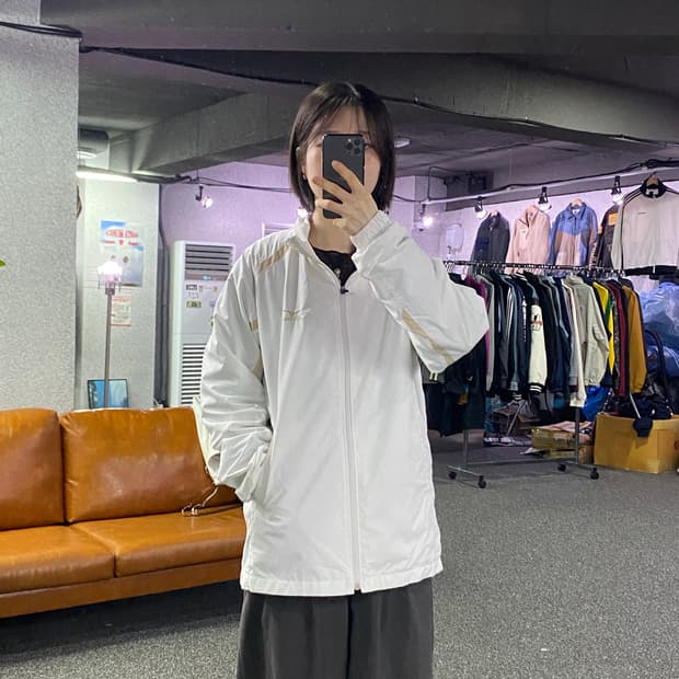 미즈노 골드 스몰로고 화이트 바람막이 B4489