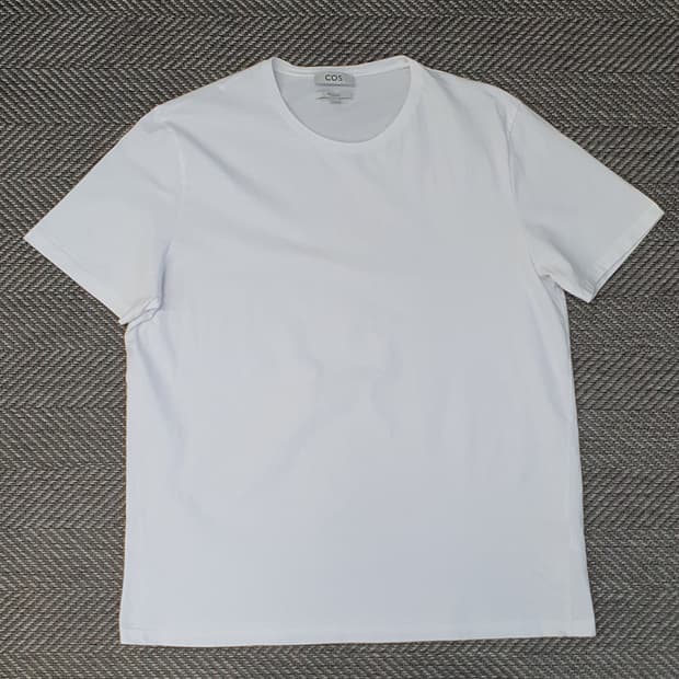 COS 코스 반소매 면티 남자105
