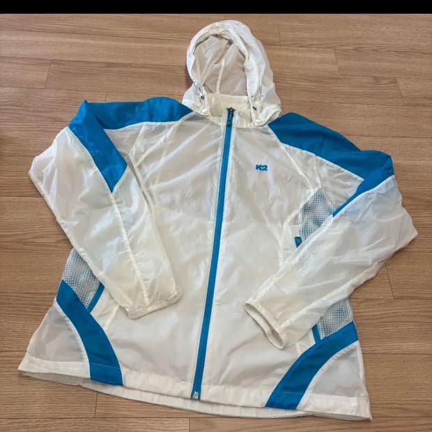 K2 화이트/블루 바람막이 후드 자켓 100