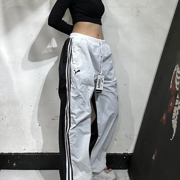 푸마 데드스탁 와이드 화이트 블랙 사이드 라인 추리닝 트레이닝 팬츠 L