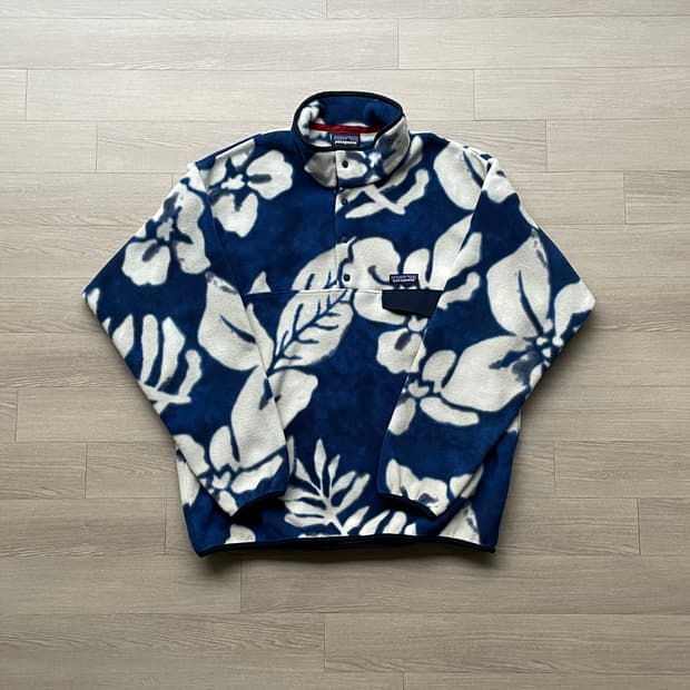 파타고니아 신칠라 하와이안 블루 플라워 패턴 빈티지
