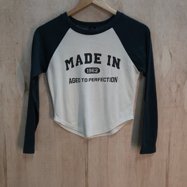 그린 아이보리 긴팔 크롭 티셔츠