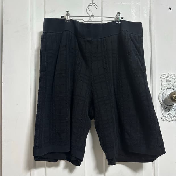 버버리 패턴 쇼츠