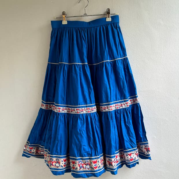 귀여운 자수 치마 