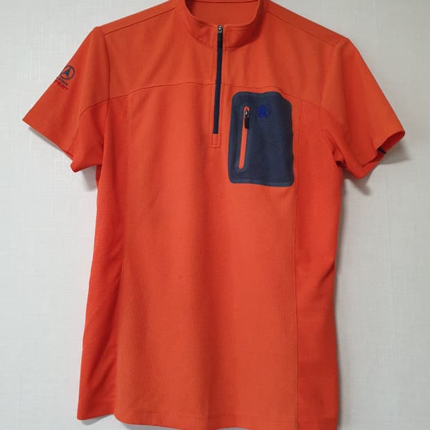 코오롱스포츠 여성 반집업 반팔티 95사이즈