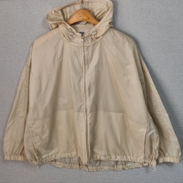 오버핏 S ) 유니클로 X 띠어리 베이지 경량 바람막이