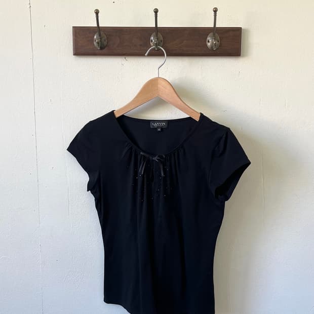 LANVIN 블랙 아트 탑