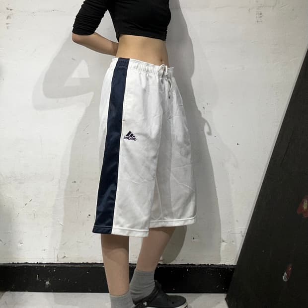 아디다스 화이트 블랙 사이드 라인 버뮤다 반바지 트레이닝 팬츠 L