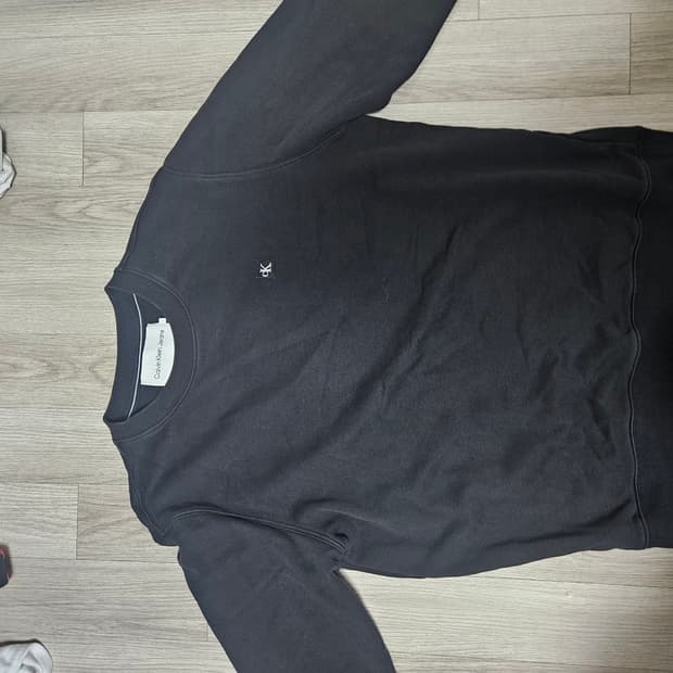 캘빈클라인 맨투맨