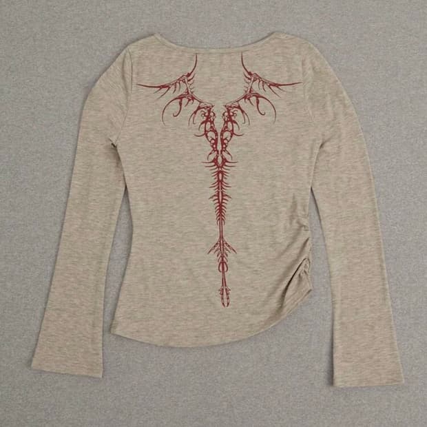 빈티지 고딕 스타일 슬림핏 긴팔티셔츠