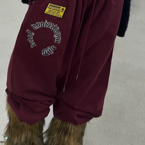 더미스테리어스호텔 트레이닝 팬츠