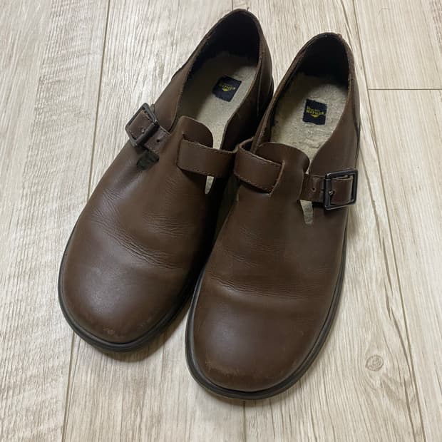 닥터마틴 패트리샤 브라운 260