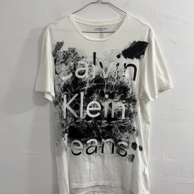 Calvin Klein printing tee