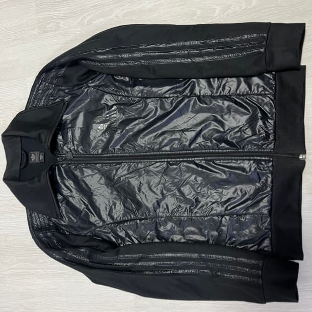 아디다스 올블랙 방풍져지 90