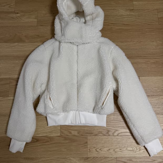 알로 Alo yoga foxy Sherpa jacket ivory