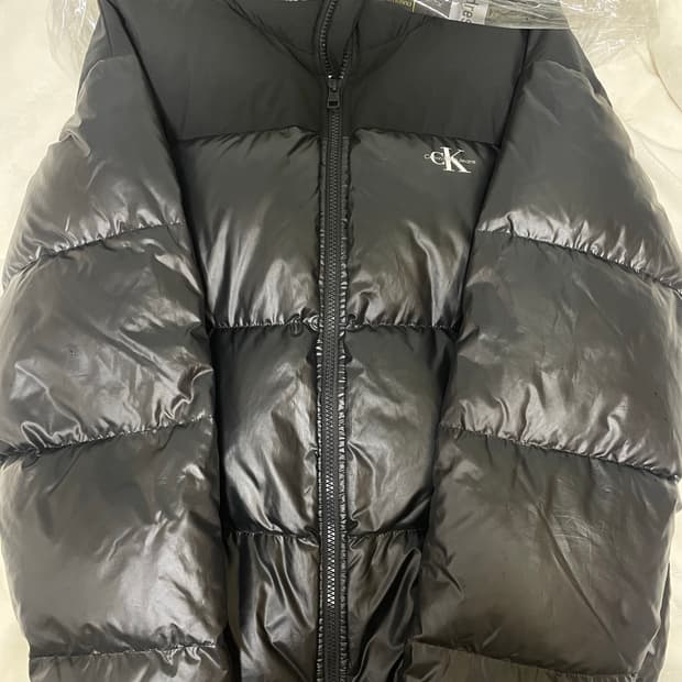 캘빈클라인 유광 패딩