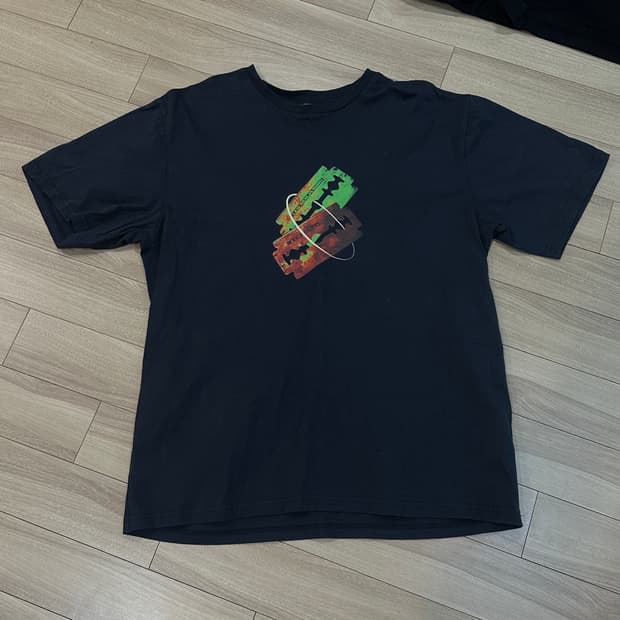 Les Benjamins 면도날 티셔츠