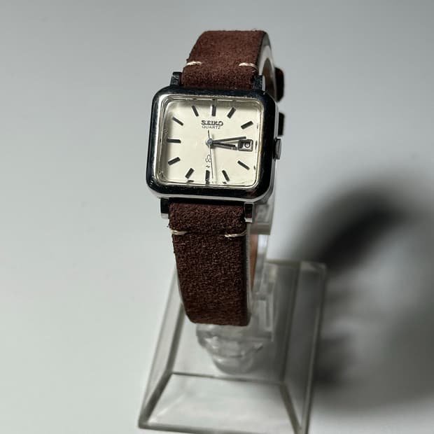 SEIKO quartz square