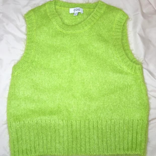 COS 코스 연두색 모헤어 베스트 M