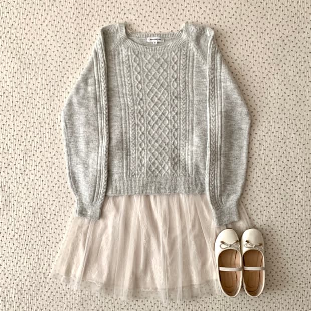 natural beauty basic 연그레이 진주 케이블 니트