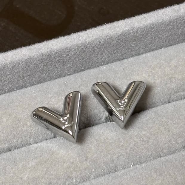 루이비통 귀걸이