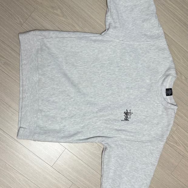 스투시 맨투맨 화이트s