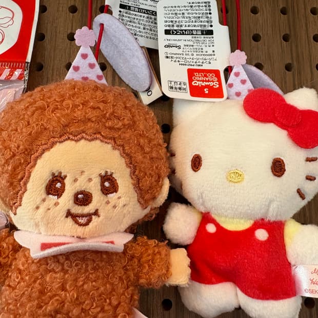 몬치치x헬로키티 콜라보