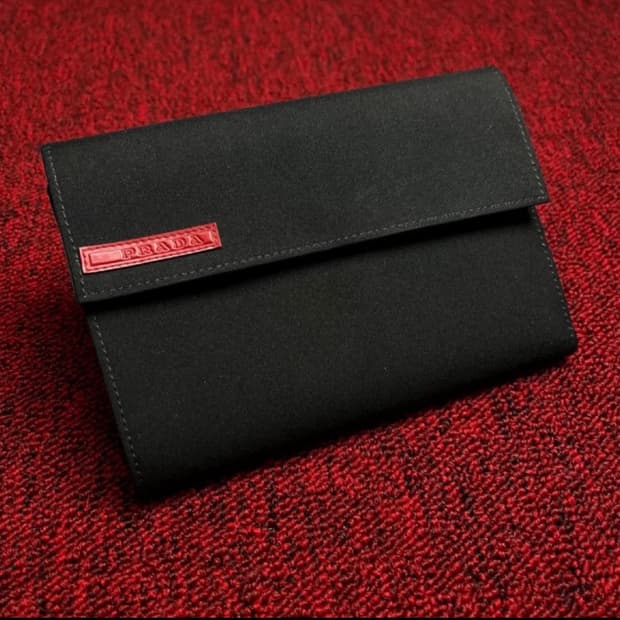 프라다 스포츠 지갑