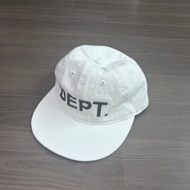 갤러리 디파트먼트 로고 자수 캡 화이트