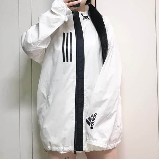 아디다스 화이트 바람막이 xl