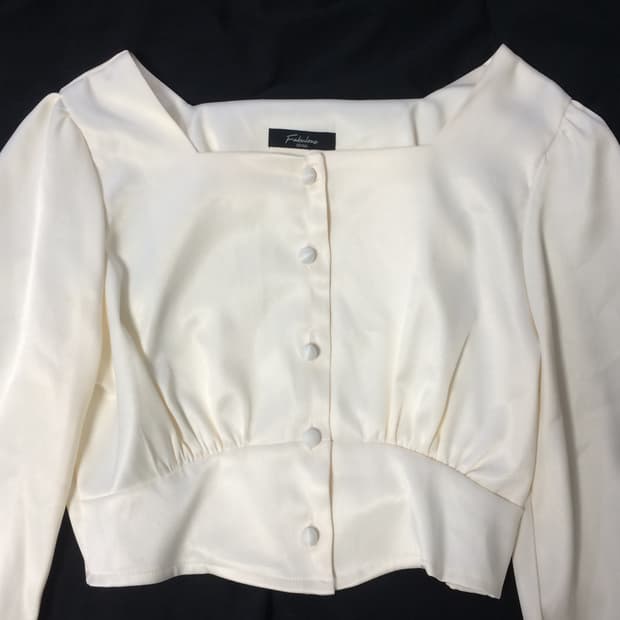 크롭 블라우스 아이보리