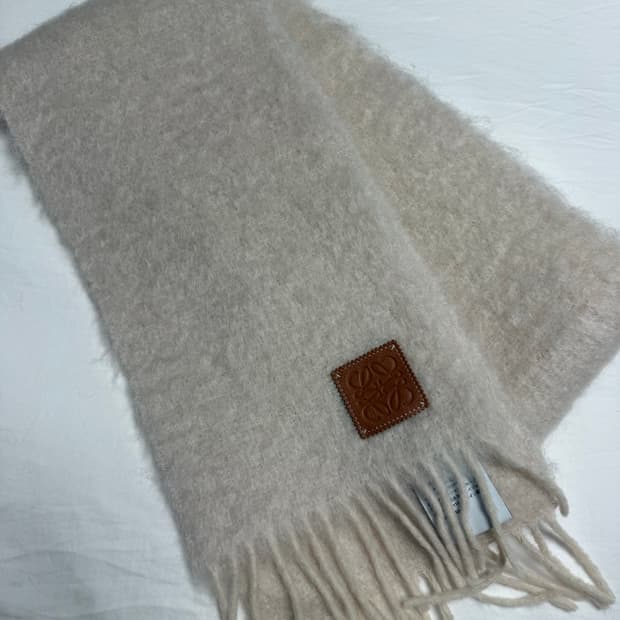 로에베 모헤어 머플러 화이트 