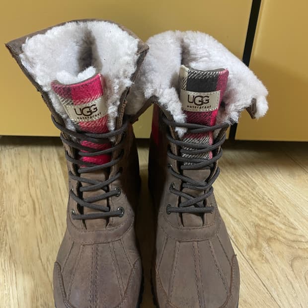 UGG 아디론닥 부츠 (245)
