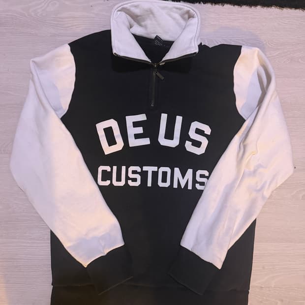 데우스 하프집업 판매합니다!