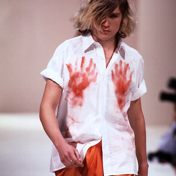 구매)맥퀸 96~99 아카이브 템들 구합니다