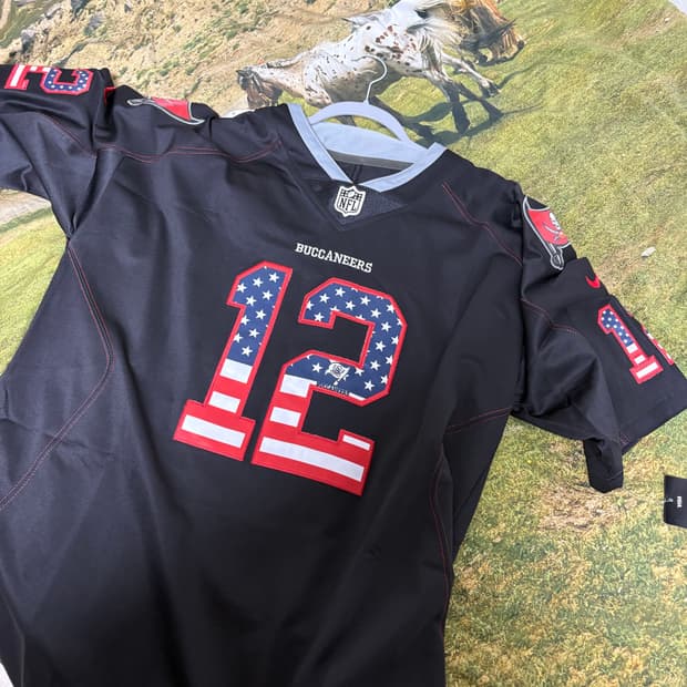 NFL 반팔 새상품.