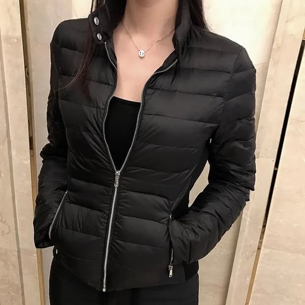 딱붙슬림경량패딩블랙xs 에이블리트레이낭갸루코르티스주훈패딩깔아베크롬비빈티지