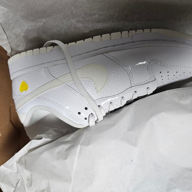 (W) 나이키 덩크 로우 밸런타인 데이 화이트 옵틱 옐로우