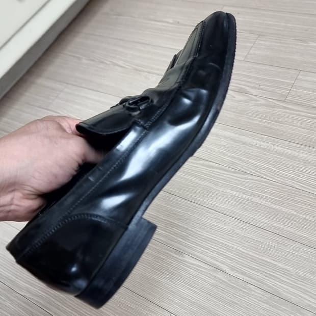 페라가모 로퍼 블랙(7EEE)