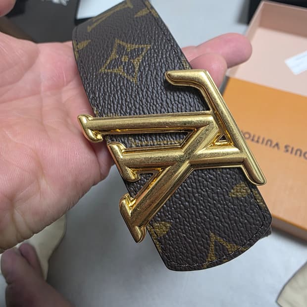 루이비통 양면 모노그램 벨트 새상품급.
