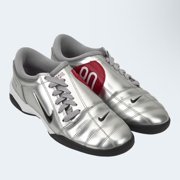 나이키 토탈 90 3 SP 메탈릭 실버 앤 블랙 250