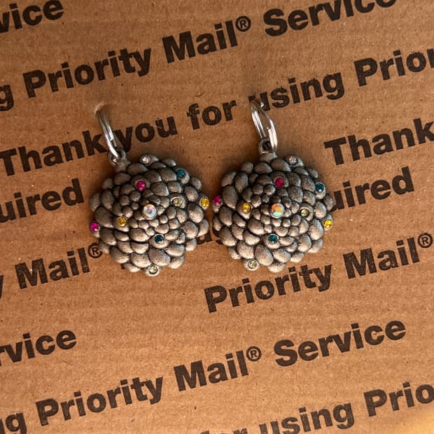 90s vtg Flower Cluster Keyring