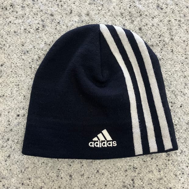 N158 아디다스 삼선 비니