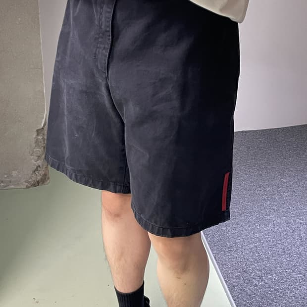프라다 00s 레드 라벨 쇼츠