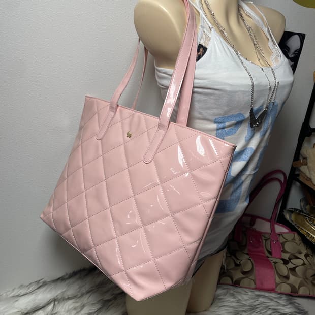 Agatha 아가타 핑크 에나멜 토트백