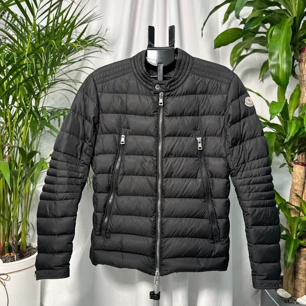 몽클레어 아미오 패딩 4