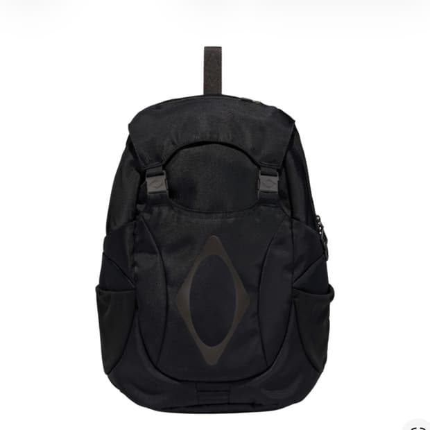 미스치프 버클 플랩 백팩